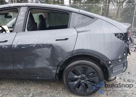 2024 Tesla Model Y Long Range Dual Motor All-Wheel Drive from USA, damaged, VIN 7SAYGDEE0RF195108